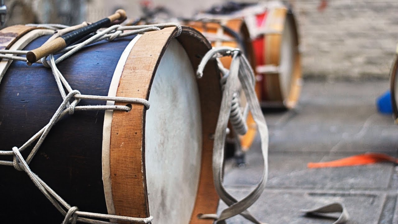 Şehir Konvoylarında Davul Zurna Gösterisiyle Enerji Dolu Bir Yolculuk Sunuyoruz