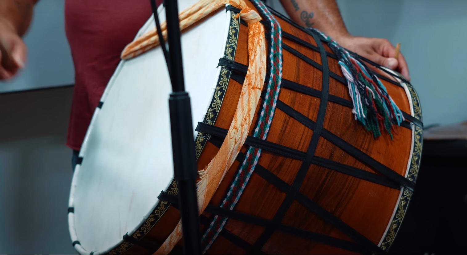 Giriş Anlarını Özel Kılmak İçin Etkileyici Davul Zurna Şovları Düzenliyoruz