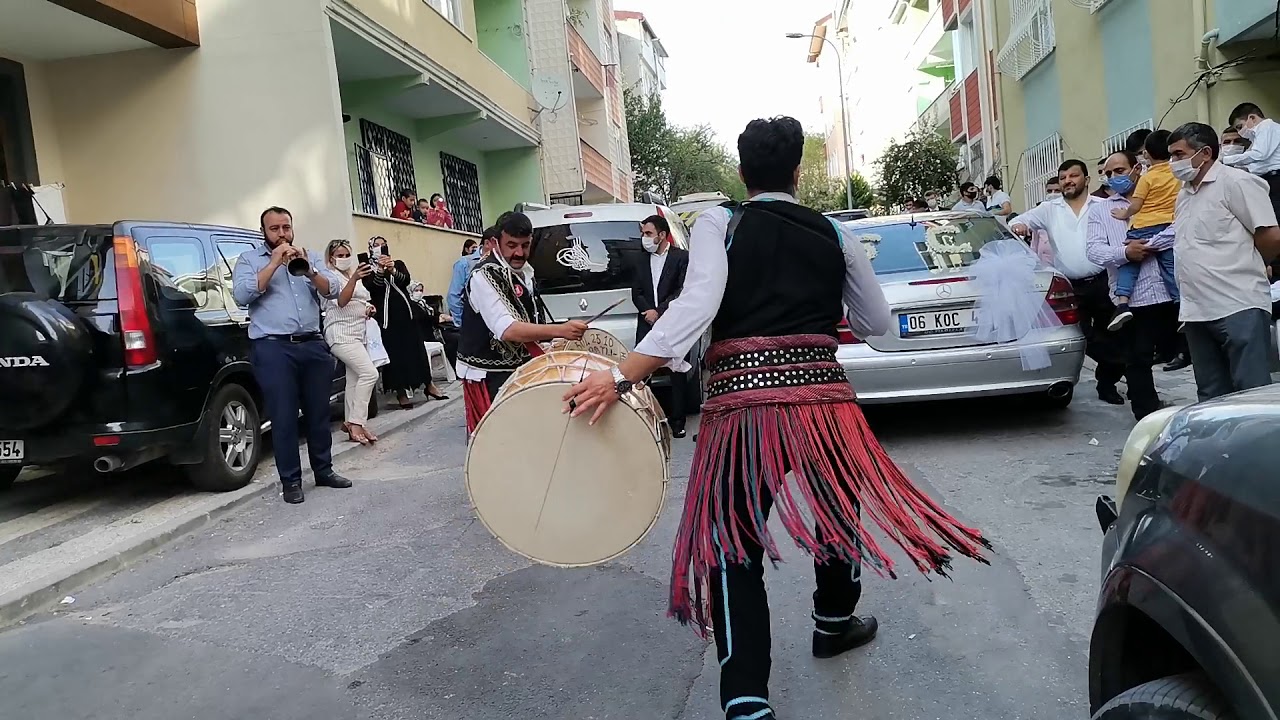 Kına Gecelerinde Geleneksel Ezgiler ve Renkli Gösterilerle Unutulmaz Anlar Sunuyoruz